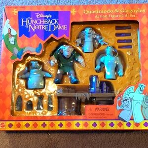 DISNEY'S Hunchback of NOTRE DAME Action Figure Gift Set. SALE
